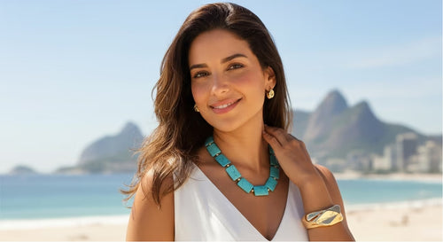 Colar Riocapria de pedras naturais turquesa folheado a ouro 18k